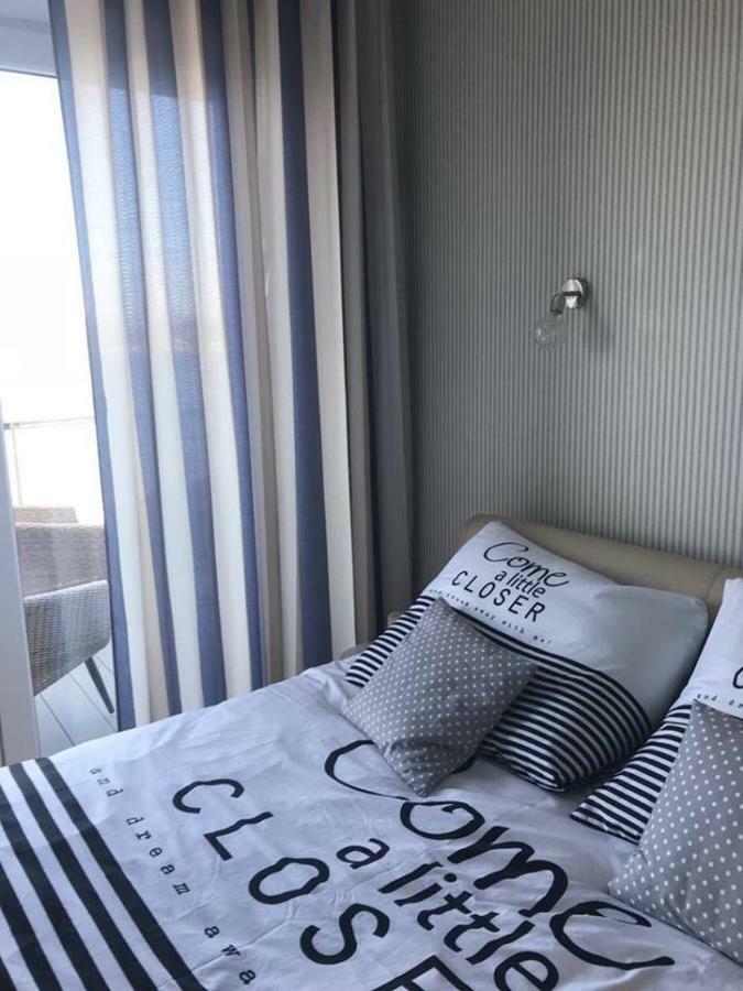 Apartament Z Widokiem Na Jezioro Apartment Ридзево Екстериор снимка