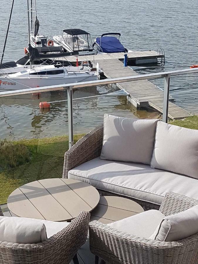 Apartament Z Widokiem Na Jezioro Apartment Ридзево Екстериор снимка
